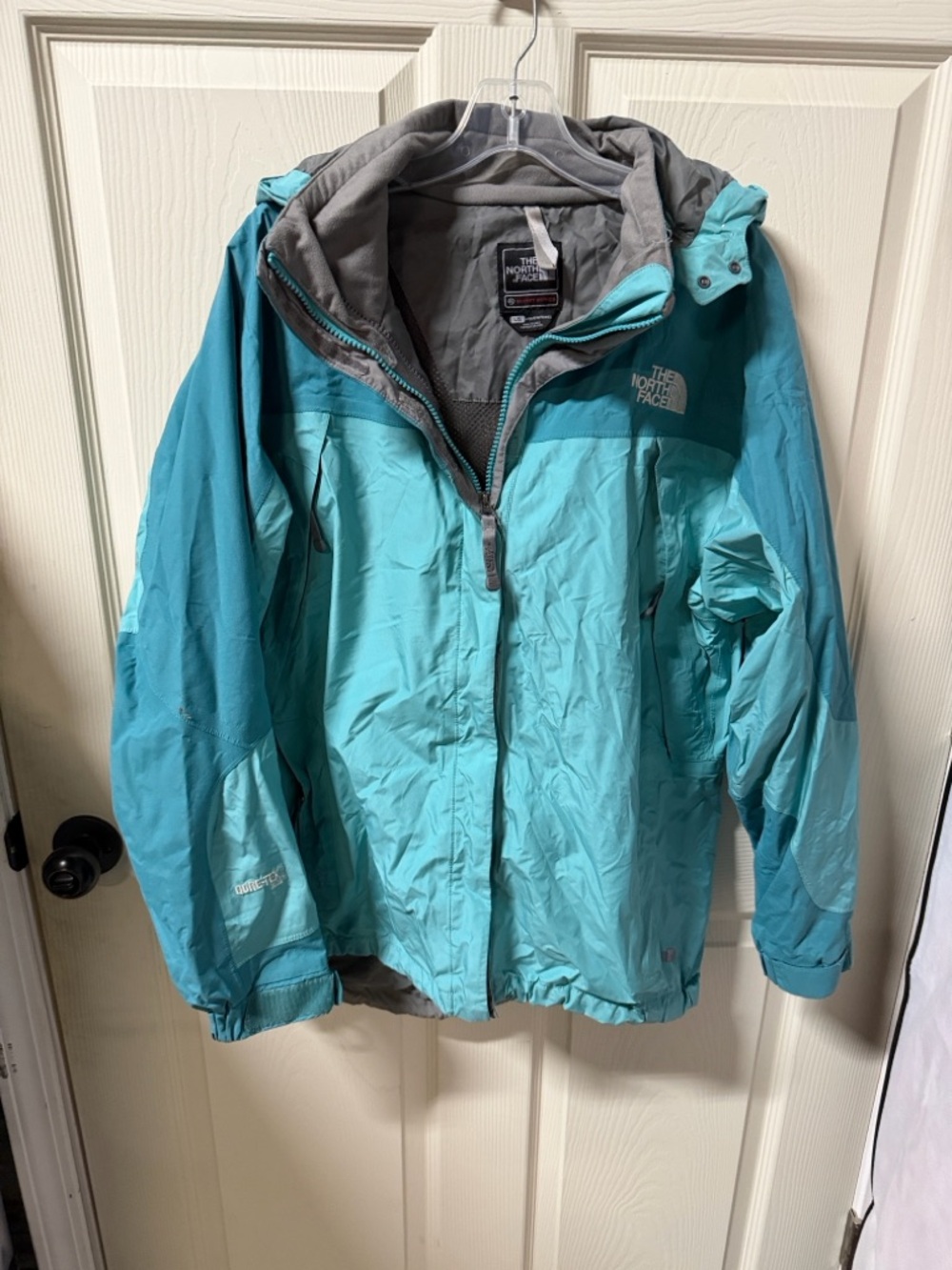 The North Face Women’s Aqua & Teal Ski Jacket